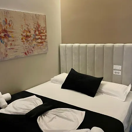 Premium City Studio & 地拉那